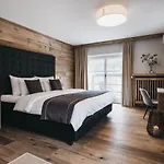 Vaya Post Hotel