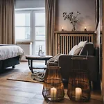 Vaya Post Hotel 4*