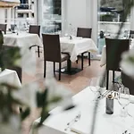 Hotel Vaya Post