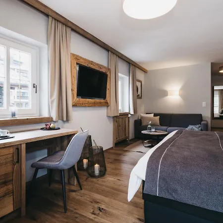 Hotel Vaya Post