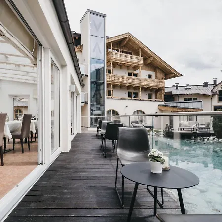 Vaya Post Hotel 4*