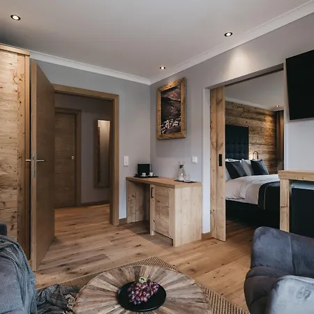 Vaya Post Hotel 4*